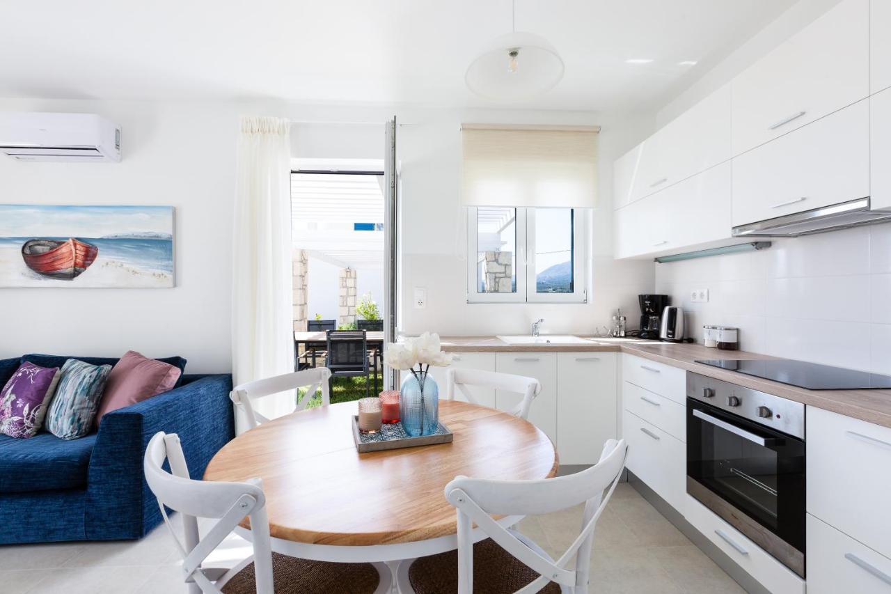 Triton Sea View Villa Jeorjúpoli Kültér fotó